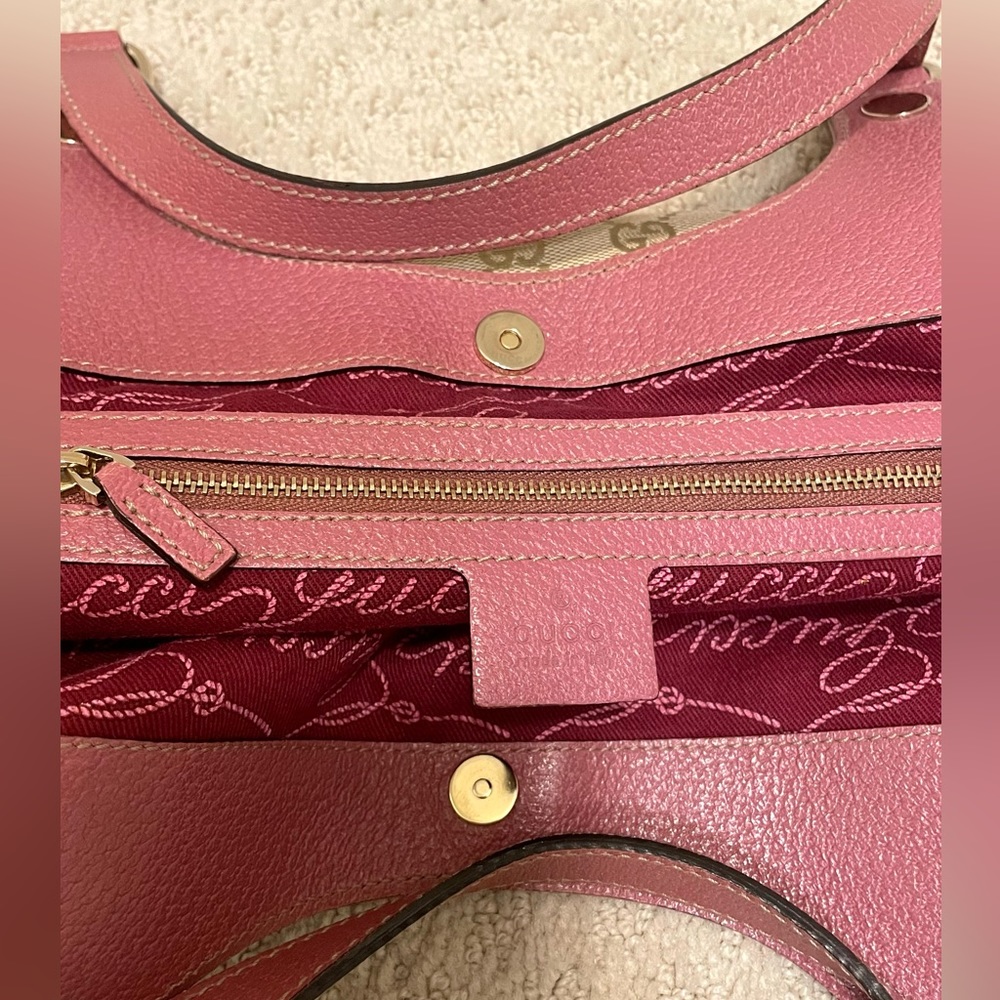 Gucci GG Canvas Medium Hobo Bag in Beige and Pink - Picture 5 of 6